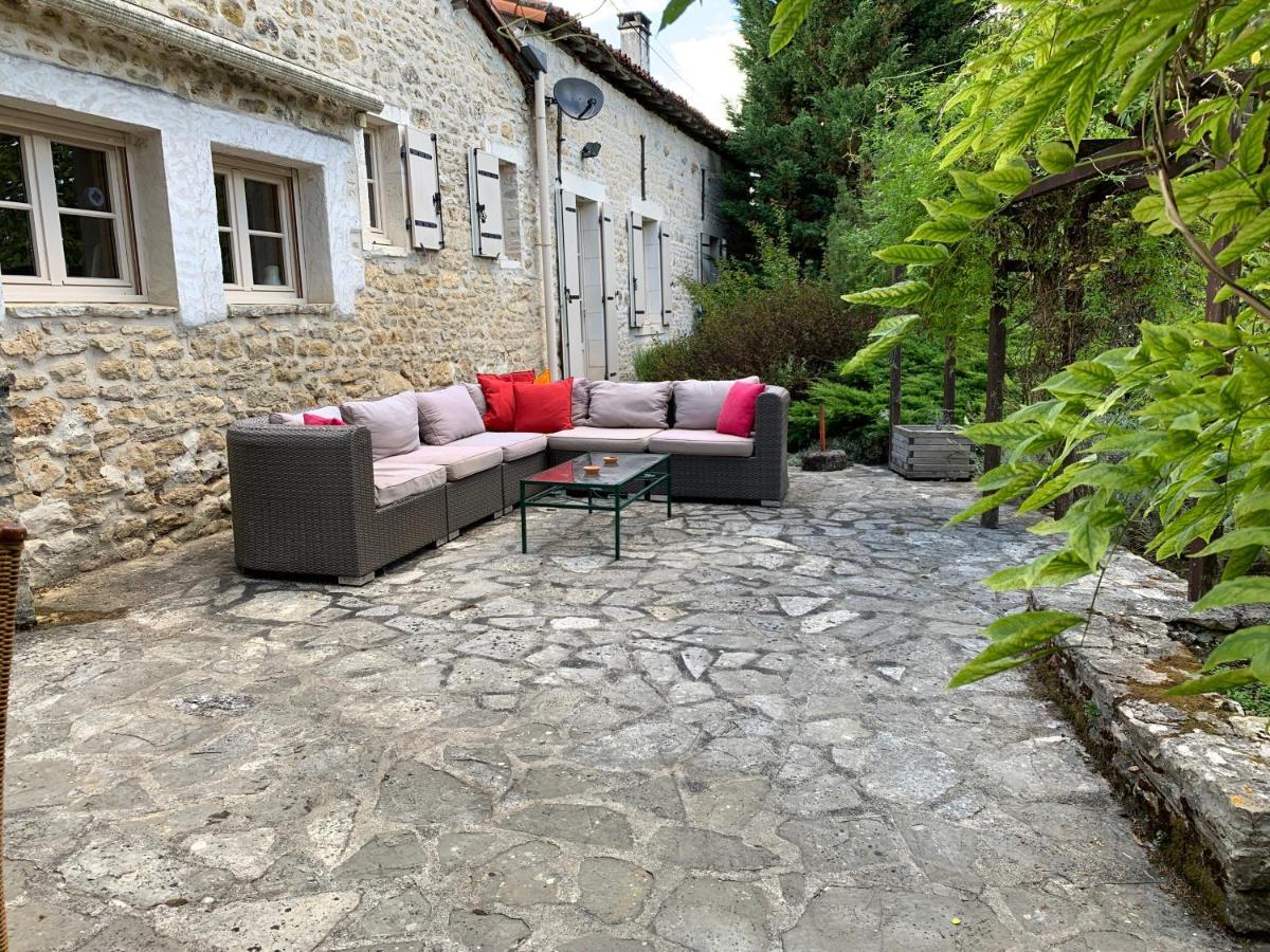 Puyreaux Uniquely Private Holiday Villa In The Charente מראה חיצוני תמונה