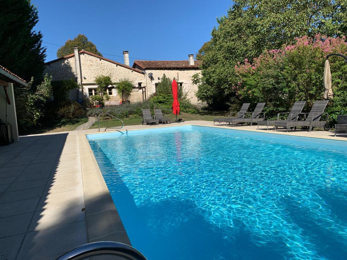 Puyreaux Uniquely Private Holiday Villa In The Charente מראה חיצוני תמונה