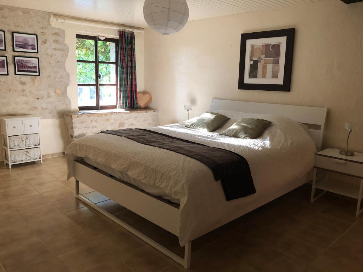 Puyreaux Uniquely Private Holiday Villa In The Charente מראה חיצוני תמונה