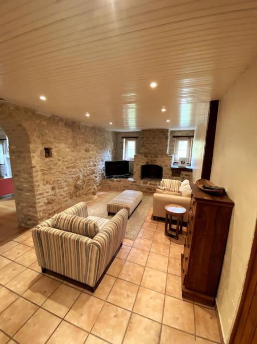 Puyreaux Uniquely Private Holiday Villa In The Charente מראה חיצוני תמונה