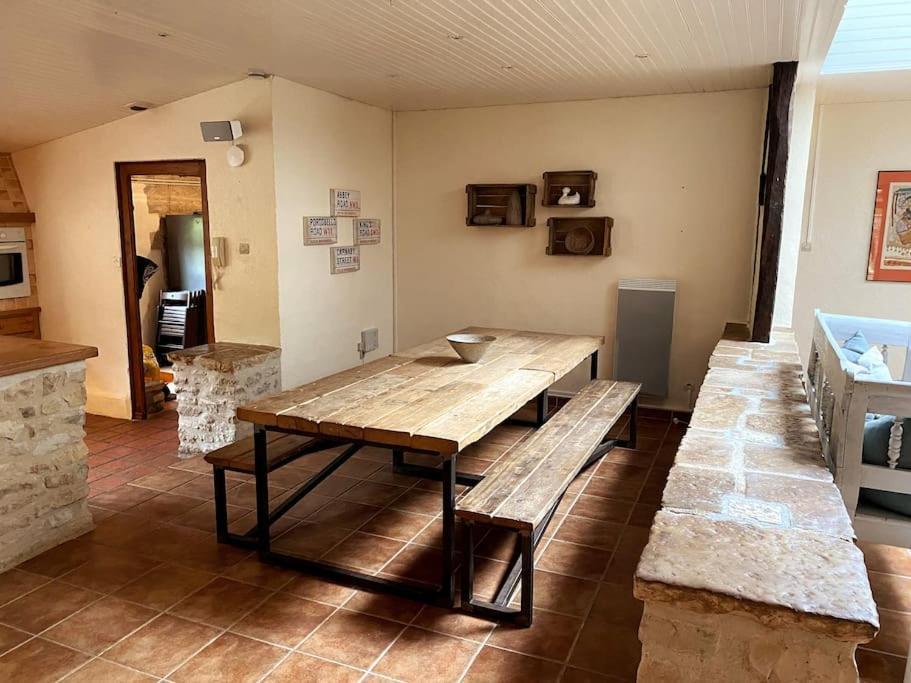 Puyreaux Uniquely Private Holiday Villa In The Charente מראה חיצוני תמונה