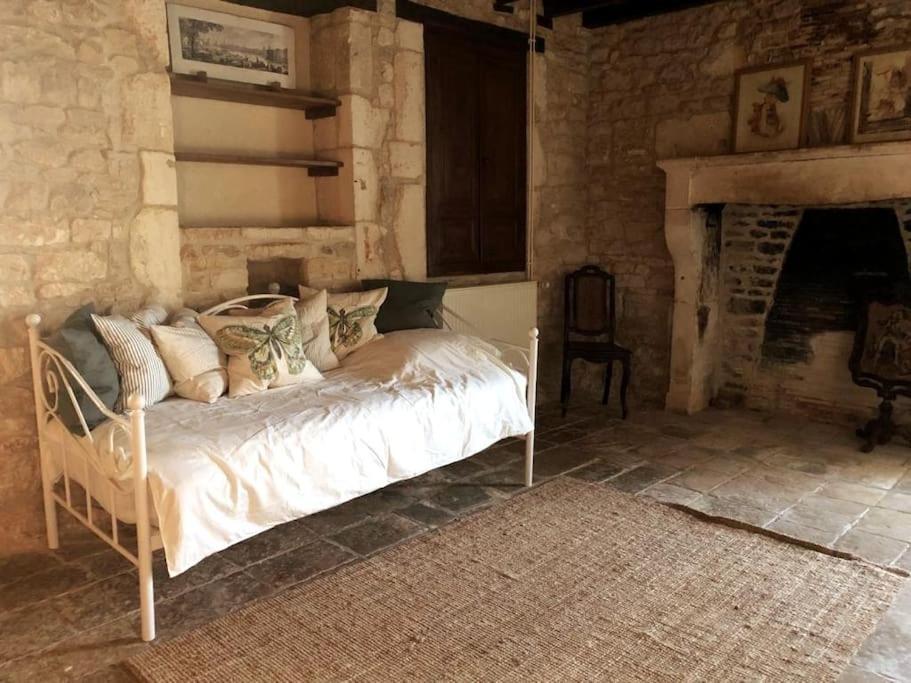 Puyreaux Uniquely Private Holiday Villa In The Charente מראה חיצוני תמונה